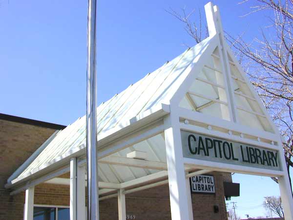 [<a href=http://www.mpl.org/files/branch/capitol.htm>Capitol Branch</a>, neat outside look. This was Greg's childhood library and it was the first sort of yuppie-ish library we saw. It has the second highest circulation in the MPL system.
]