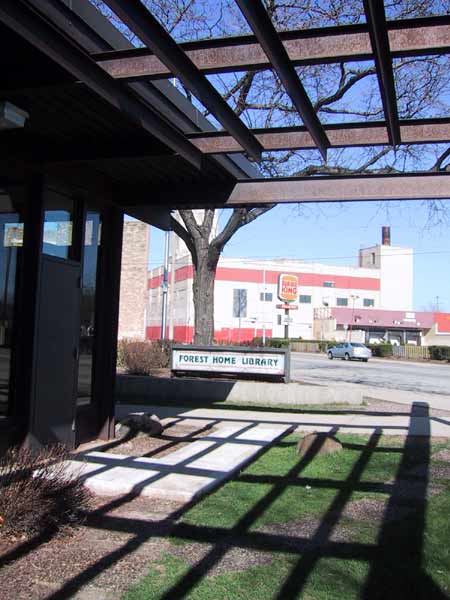 [<a href=http://www.mpl.org/files/branch/forest.htm>Forest Home Library</a>. By this time Greg's camera was out of batteries and we were starting to tire of the park, peek, and move on approach. The library had a bit of an I-beam thing going on architecturally.
]